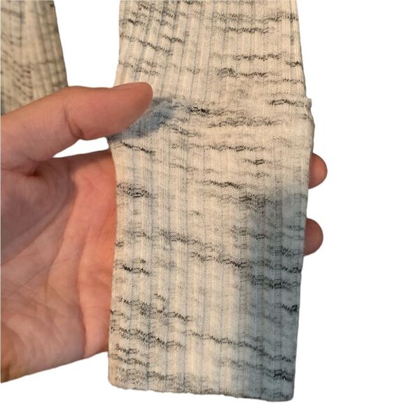 3 for $30! Motherhood Maternity knitted tunic. Size small - Picture 4 of 12